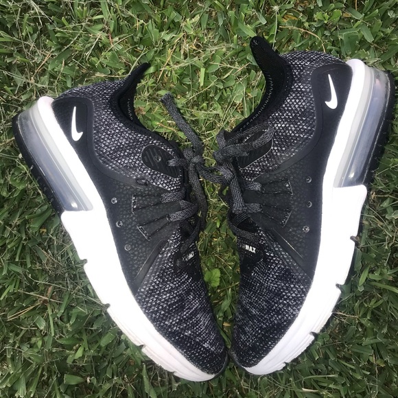 Nike Shoes - Nike Air max shoes black and white